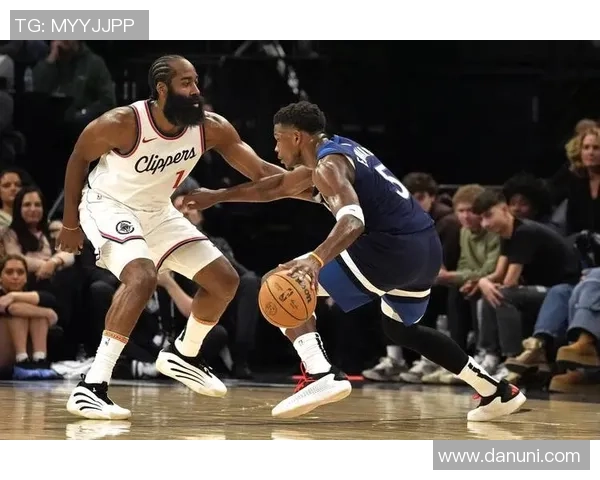 快船与勇士首轮对决揭幕战精彩回顾与分析 快船与勇士首轮对决揭幕战精彩回顾与分析