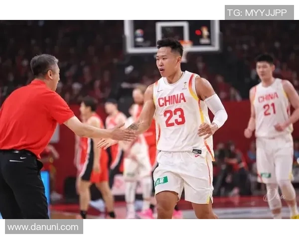 贺希宁：从青年才俊到篮球明星的成长之路与奋斗故事