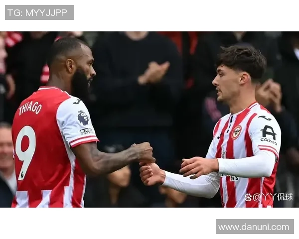 布伦特福德主场迎战女王巡游队全力争胜的精彩对决