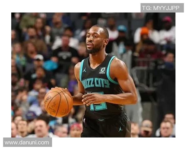 沃克凯斯勒展现卓越篮球才华助力球队争夺季后赛席位 沃克凯斯勒展现卓越篮球才华助力球队争夺季后赛席位