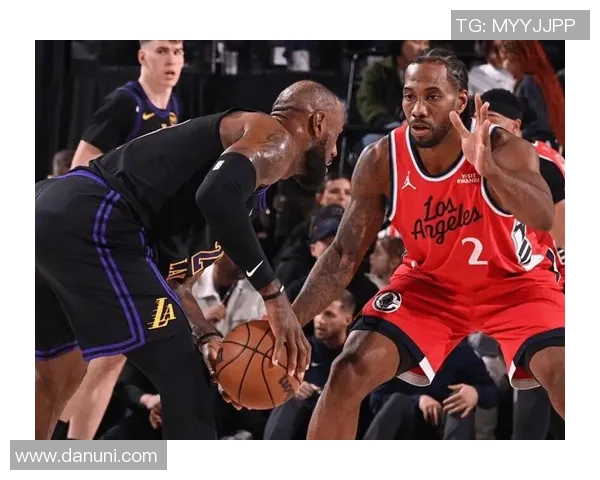 湖人快船1999年对决回顾：经典比赛中的传奇瞬间与球星表现分析