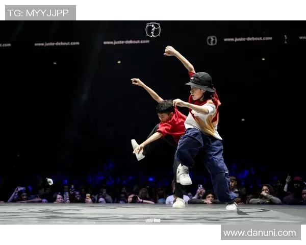 全国街舞大赛点评聚焦南京攀岩队灵活性表现与舞技创新的精彩瞬间